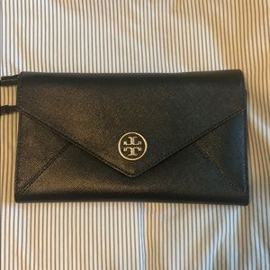 Tory Burch wristlet wallet